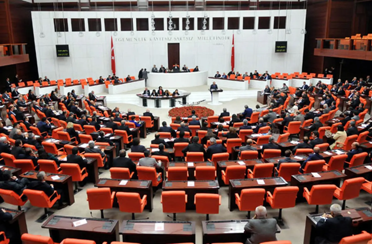 انفجاری مهیب پارلمان ترکیه را لرزاند