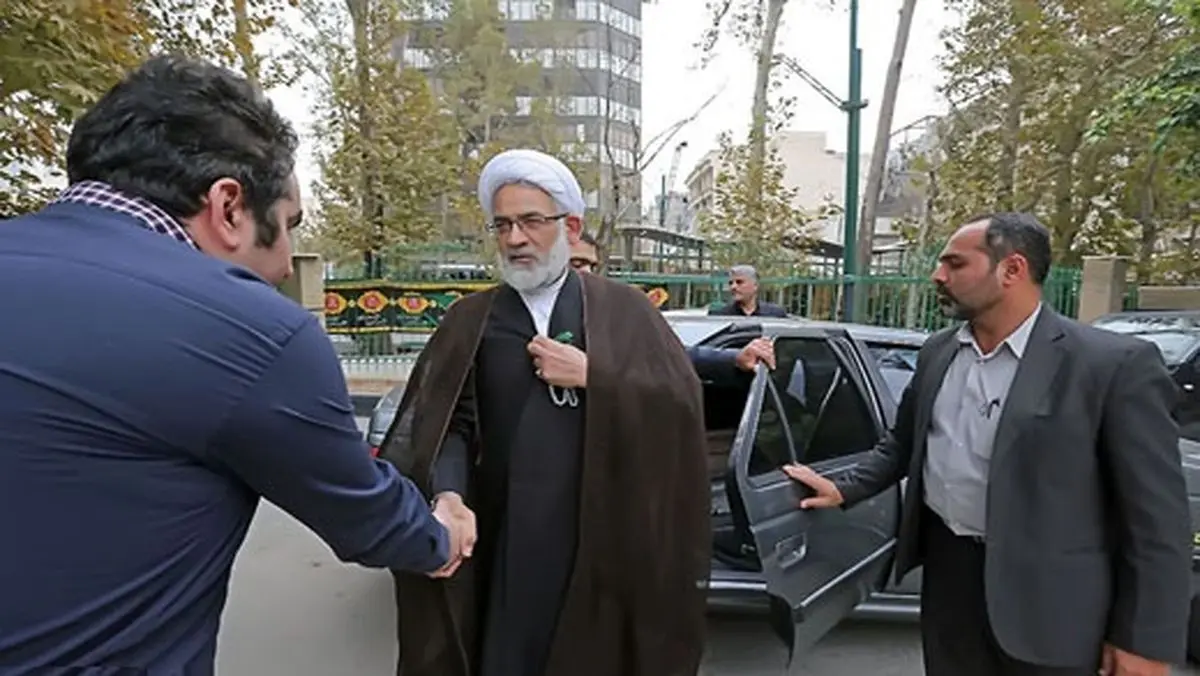 نخستین اقدام دادستانی برای مقابله با حقوق‌های نجومی