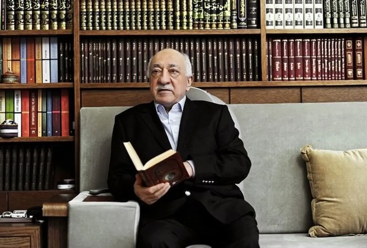 حمله طرفداران اردوغان به کتاب فروشی وابسته به فتح الله گولن / فیلم