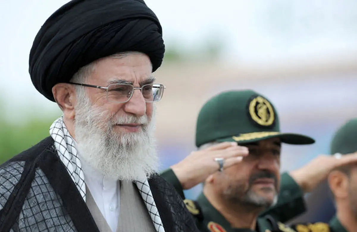فرمانده سپاه: بعد از جریانات دوم خرداد رهبری چفیه بر دوش انداختند