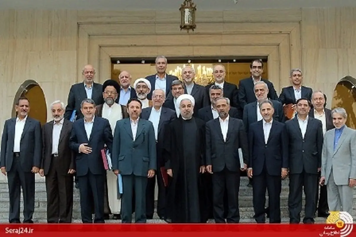 سران قوا و وزرا از این ماه زیر ۱۰ میلیون تومان حقوق می‌گیرند