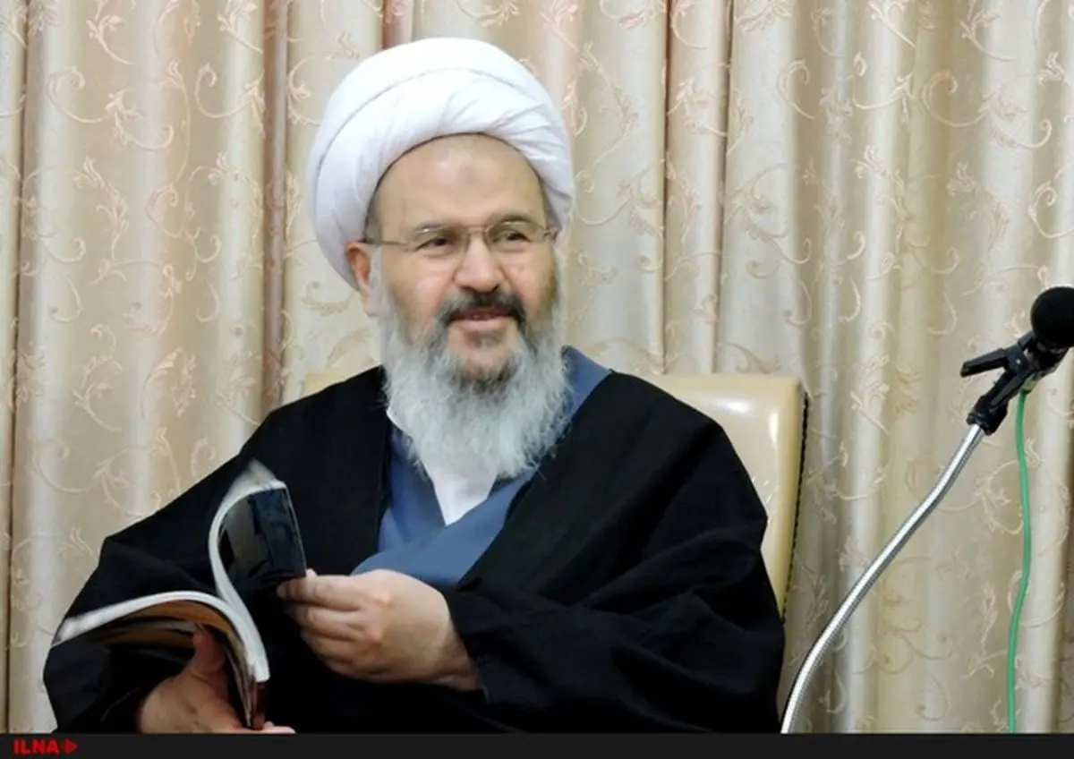 امام جمعه کاشان: دشمنان اسلام آمپول‌های ناباروری به مسلمان تزریق می‌کنند