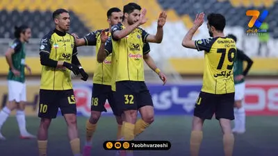 استقلالی های سابق با پیراهن سپاهان کنار یکدیگر!