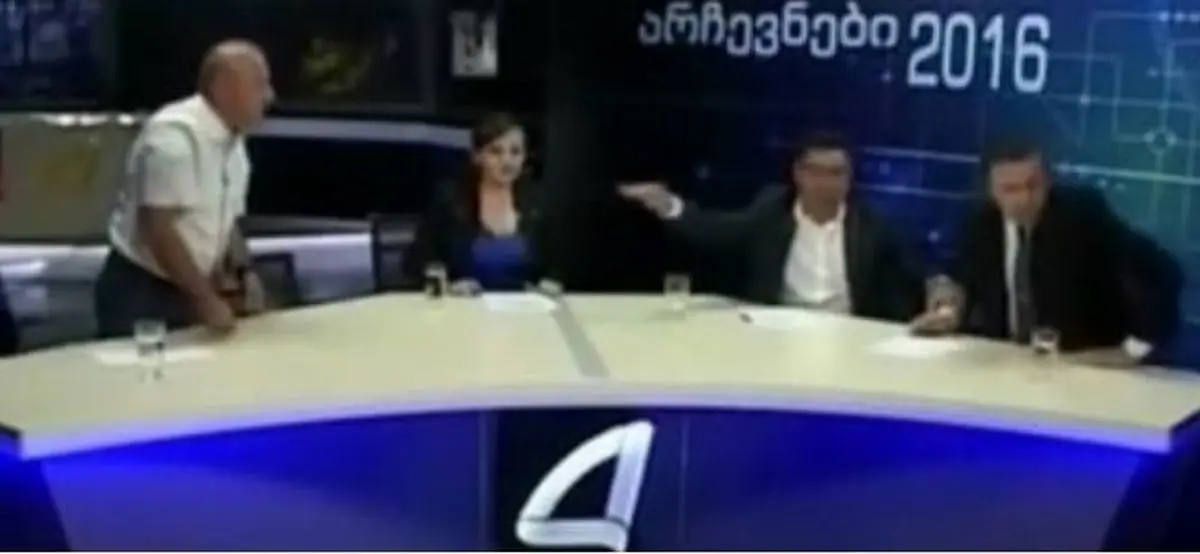 ویدئو: زد و خورد در برنامه زنده تلویزیونی