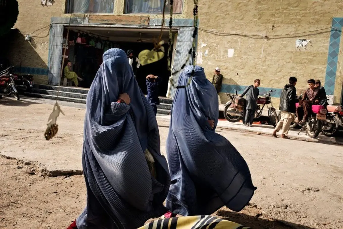 فیلم؛ دیدار دو خواهر افغانستانی در مشهد بعد از ۳۳ سال