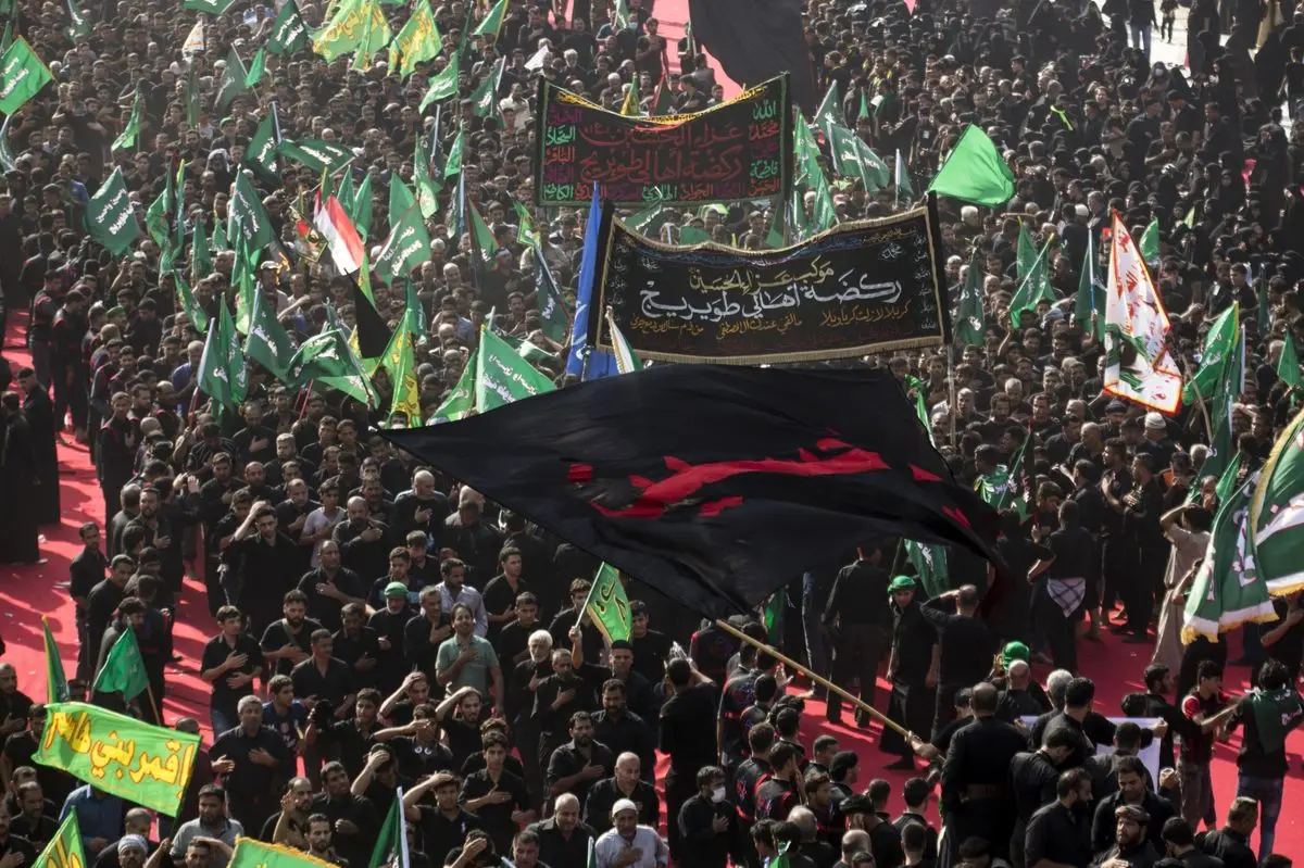 تصاویر بزرگترین دسته عزاداری امام حسین (ع) در جهان