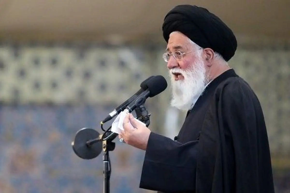 آیت الله علم الهدی: کسی که از حرام و گناه قطعی دفاع می کند می شود مدافع بی حجاب ها