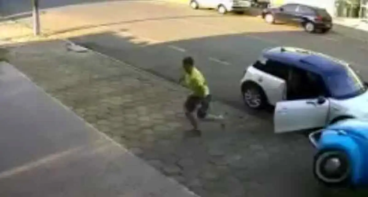 ویدئو| پرش عجیب از روی مرگ!