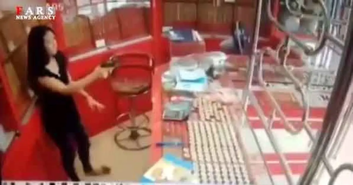 ویدئو| دزد آماتور در چنگ طلا فروش زن!