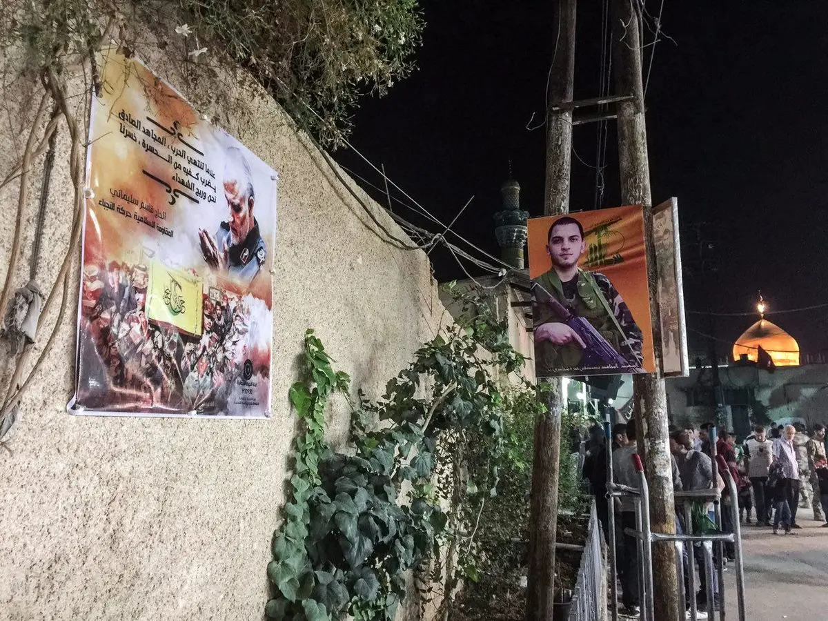 تصویر سرلشکر سلیمانی بر دیوار حرم حضرت زینب(س)