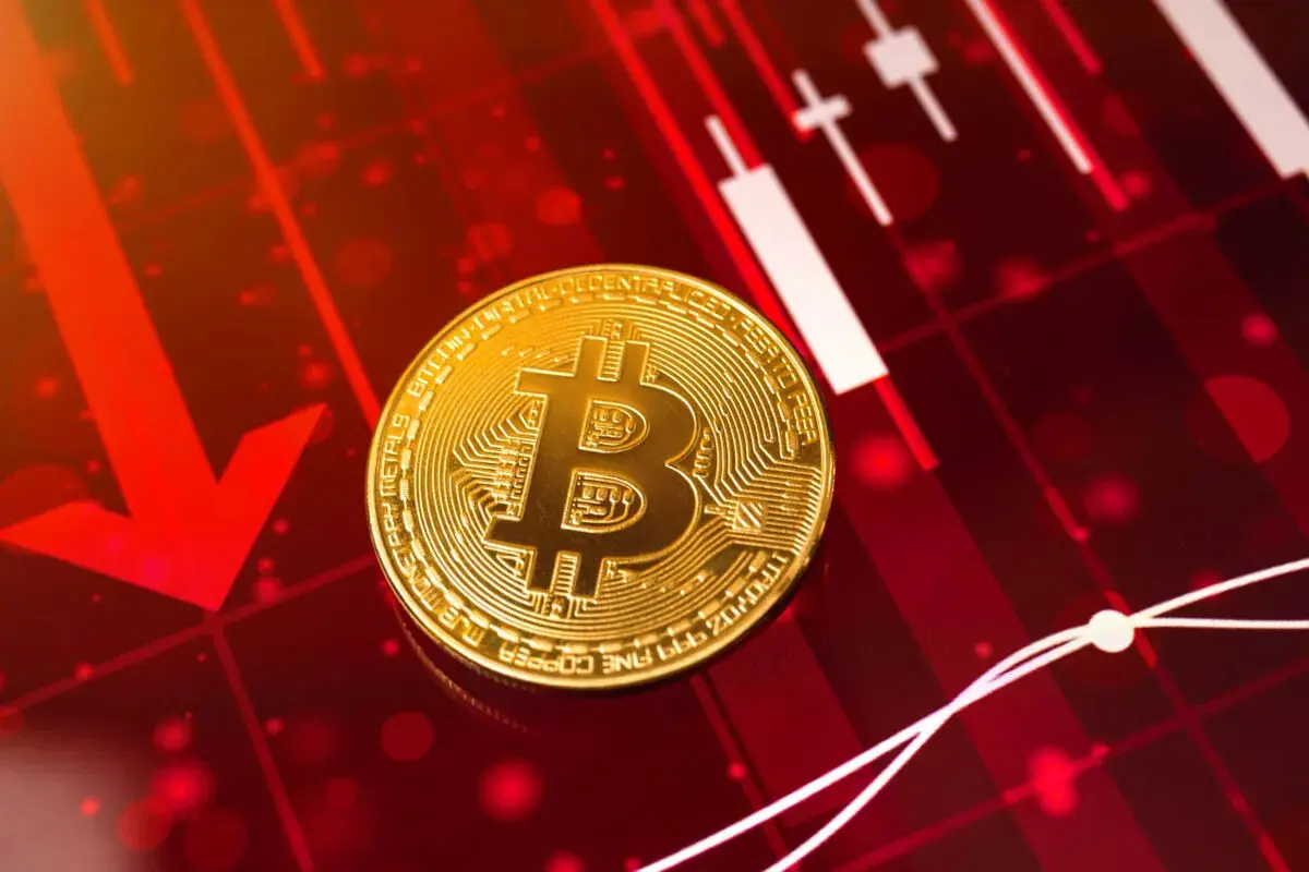 سقوط ناگهانی بیت کوین زیر ۸۷ هزار دلار؛ آیا سومین ماه نزولی پیاپی آغاز شده است؟