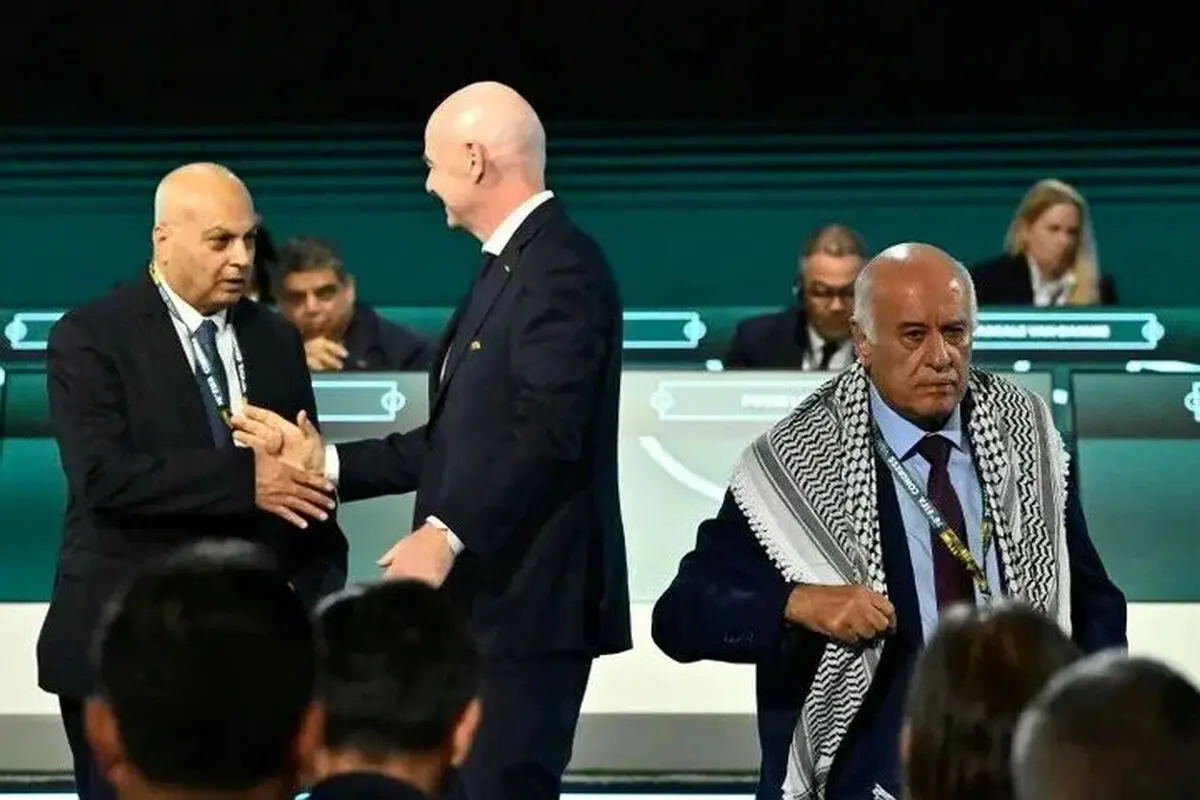 رفتار جالب رئیس فدراسیون فلسطین با رئیس فیفا!