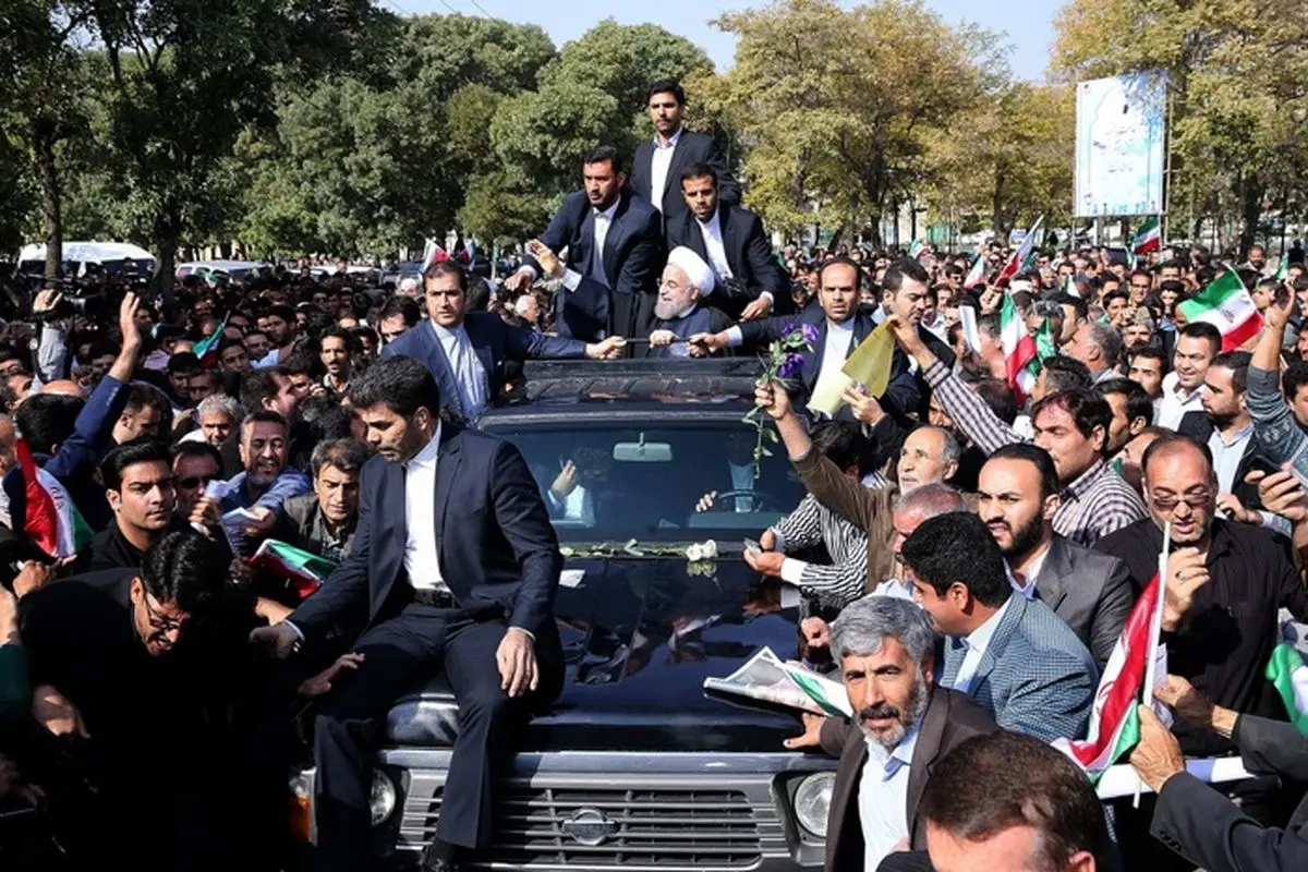 روحانی: آدم فحاش و دروغگو انقلابی نیست/در سفر به استان مرکزی مطرح شد