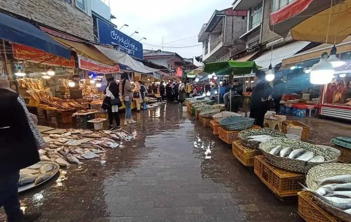عکس زیرخاکی از حال و هوای بازار رشت در دوران قاچار