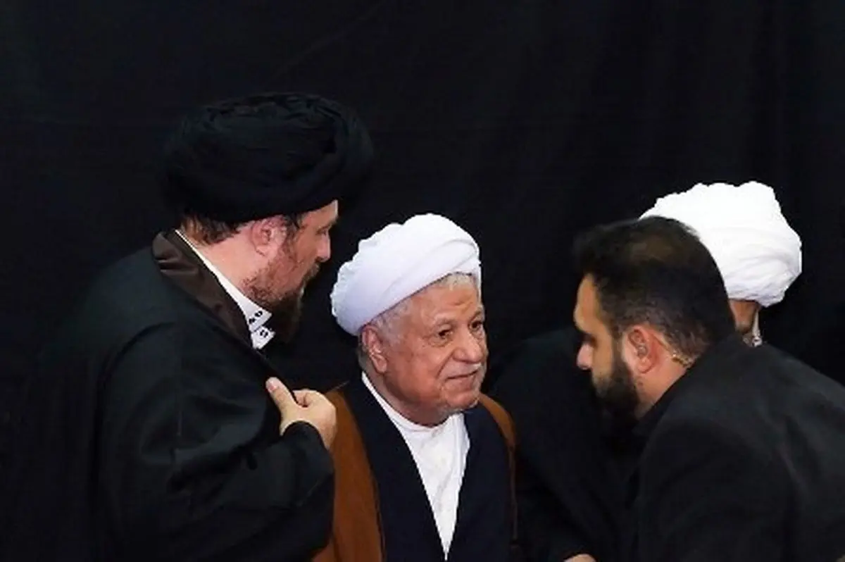 سیاسیون در مراسم ترحیم آیت‌الله موسوی اردبیلی :  هاشمی، سید حسن خمینی، جنتی، مطهری و....
