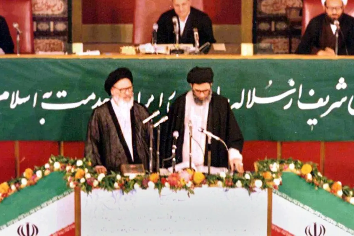 برگی از تاریخ؛ گفتگوی جذاب ۳۶ سال پیش آیت‌الله خامنه‌ای با هاشمی‌رفسنجانی در صحن علنی مجلس