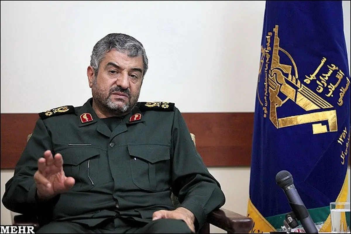 فرمانده سپاه: انقلاب همیشه از داخل ضربه خورده