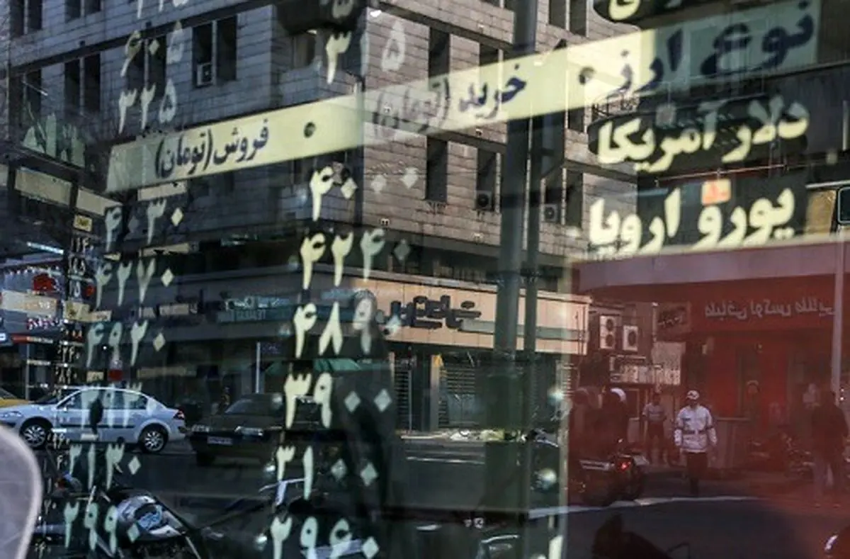 بازگشت دلار از قله چهار هزار و ۱۳۰ تومانی