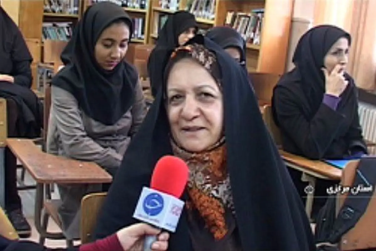 مادری که دانشجوی پسرش شد !