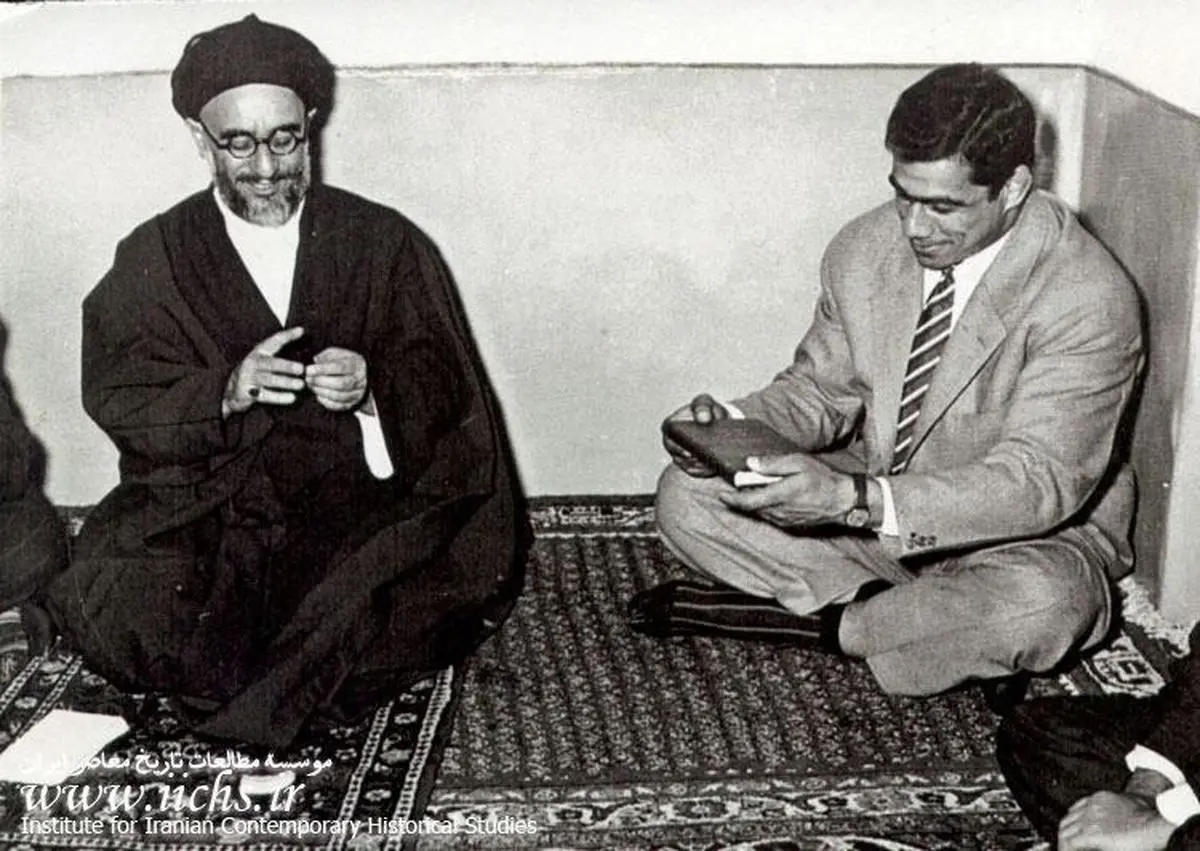 جهان پهلوان در کنار آیت الله طالقانی
