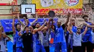 لحظه بالا بردن جام قهرمانی استقلال و کسب سهمیه سوپر لیگ غرب آسیا