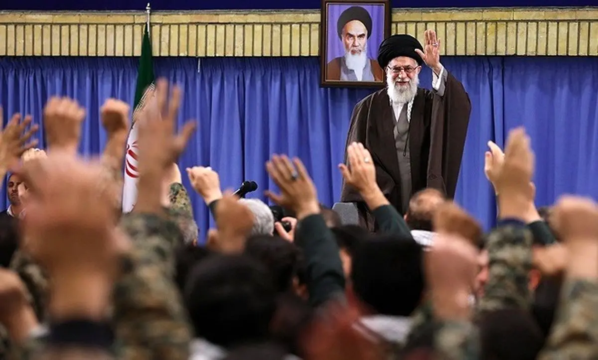 رهبر انقلاب: بگومگوهای اخیر روسای دو قوه موضوع مهمی نیست