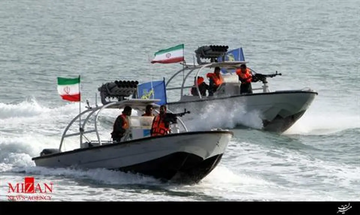 تیراندازی هشدارآمیز نیروی دریایی آمریکا به سمت قایق‎های سپاه