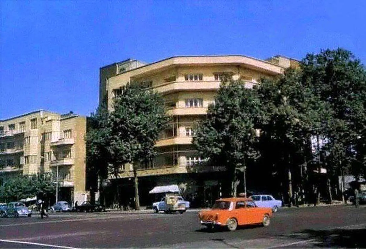 عکسی قدیمی از چهارراه ولیعصر
