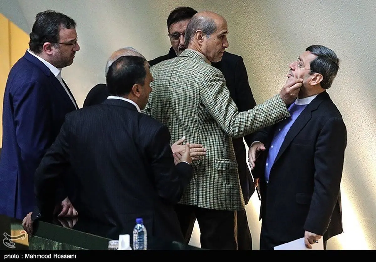 شوخی عجیب با معاون ظریف در مجلس