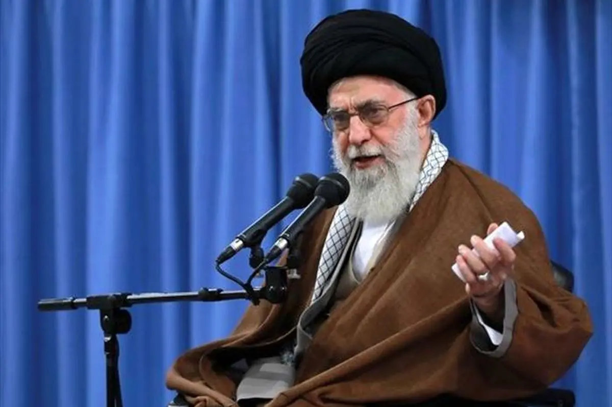 رهبر انقلاب: ماشین گران قیمت برای روحانیون و طلاب حرام است