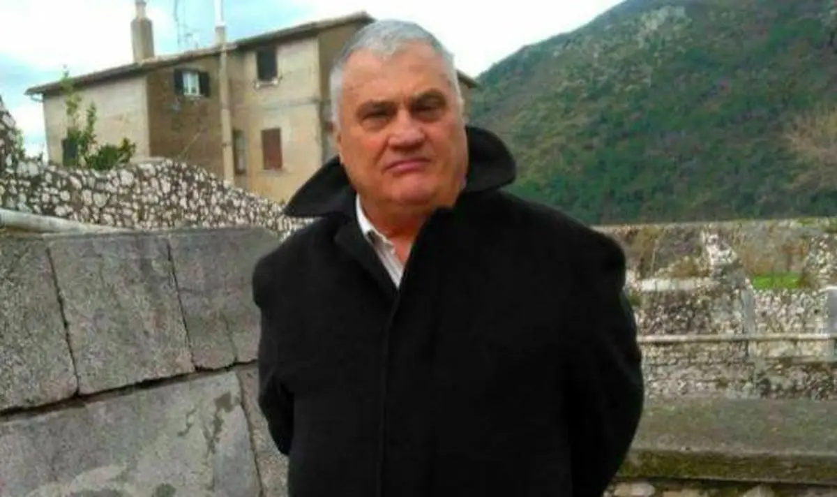 یک ایتالیایی سلطان مدارک دانشگاهی جهان
