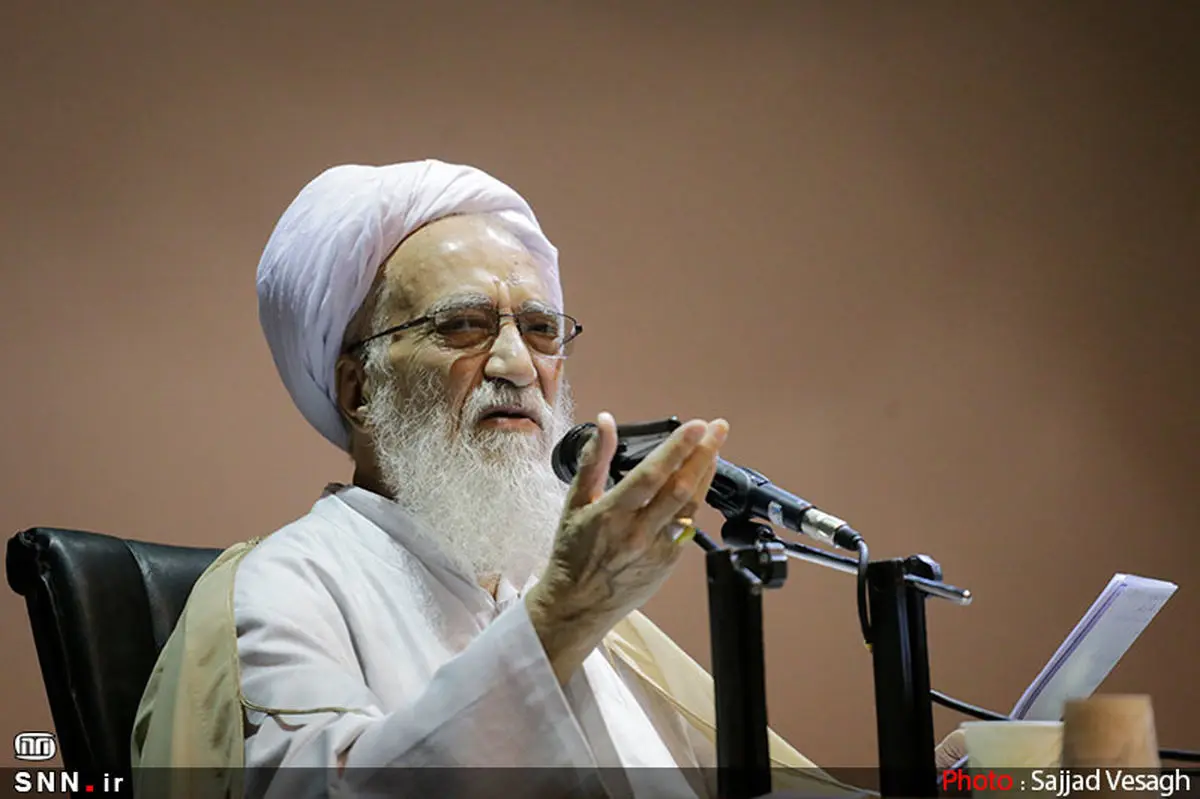 موحدی کرمانی: برخی مردم به دلیل مشکلات اقتصادی از مذهب دست کشیده اند