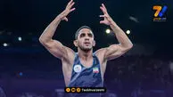 رحمان عموزاد بر بام کشتی آزاد جهان
