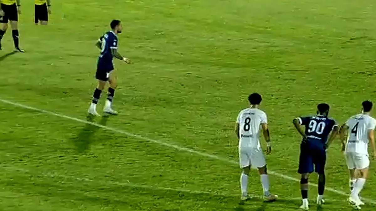 گل اول گل گهر به ملوان توسط مهدی تیکدری نژاد