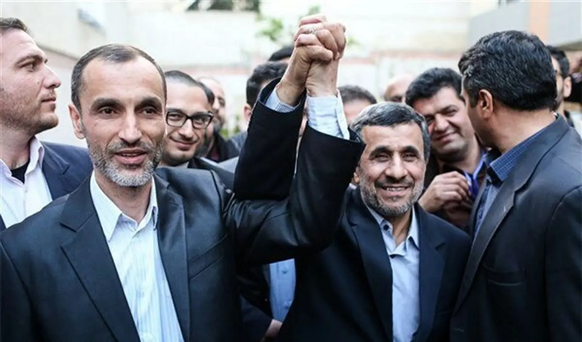 احمدی‌نژاد دوشادوش بقایی و مشایی به ستاد انتخابات آمد