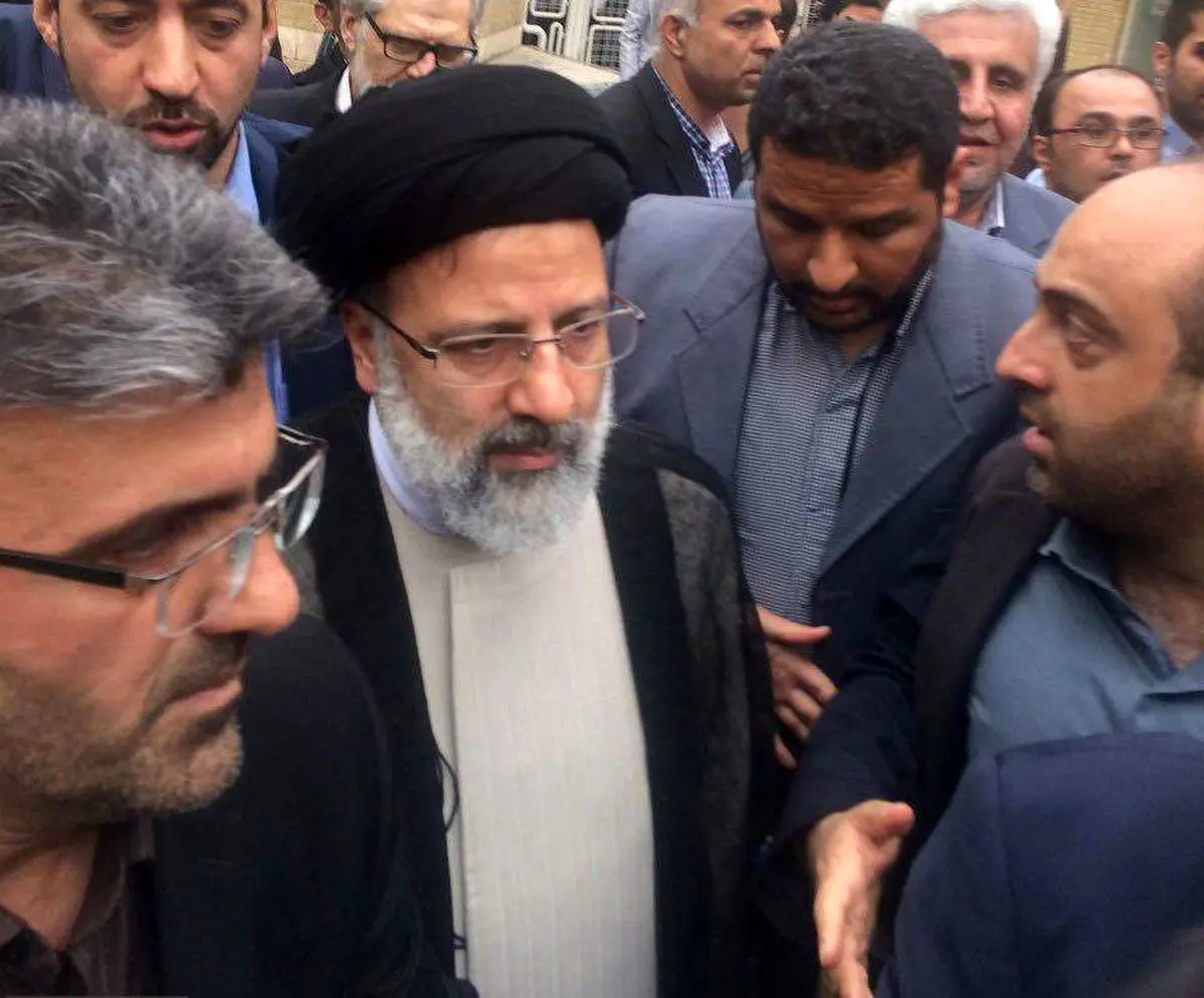 عکس: رئیسی وارد ستاد انتخابات شد