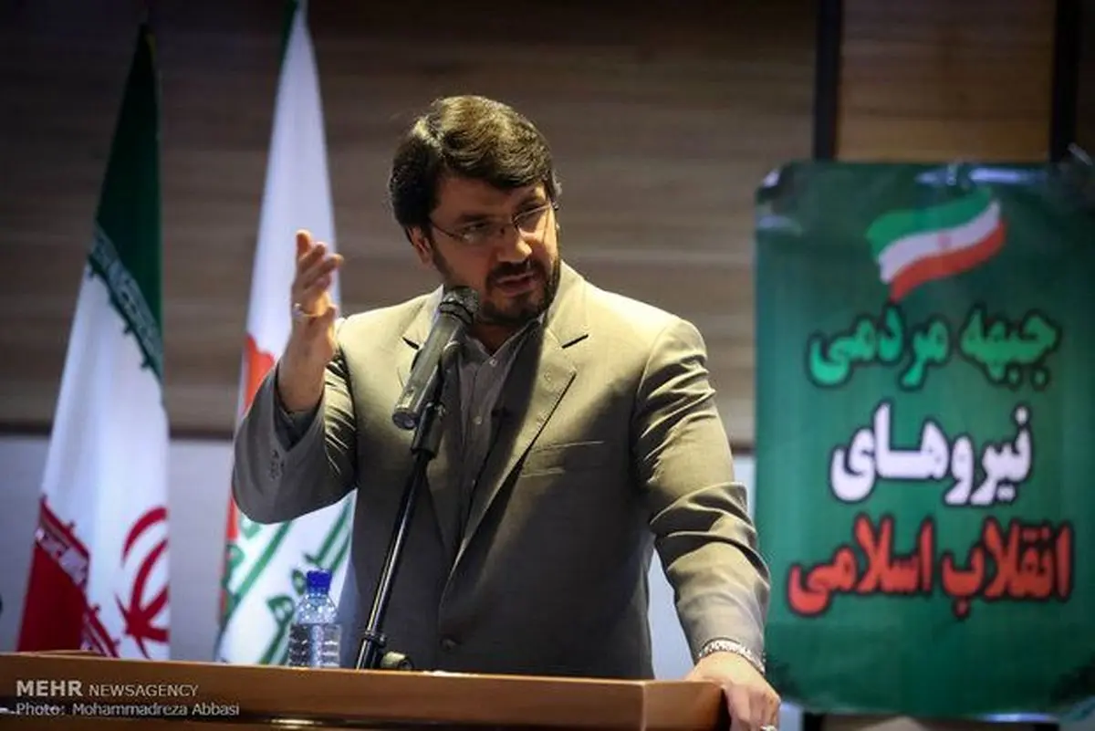 مهرداد بذرپاش به نفع جریان انقلابی انصراف داد
