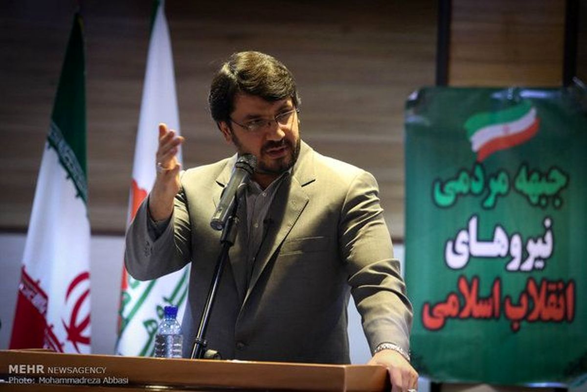 مهرداد بذرپاش به نفع جریان انقلابی انصراف داد