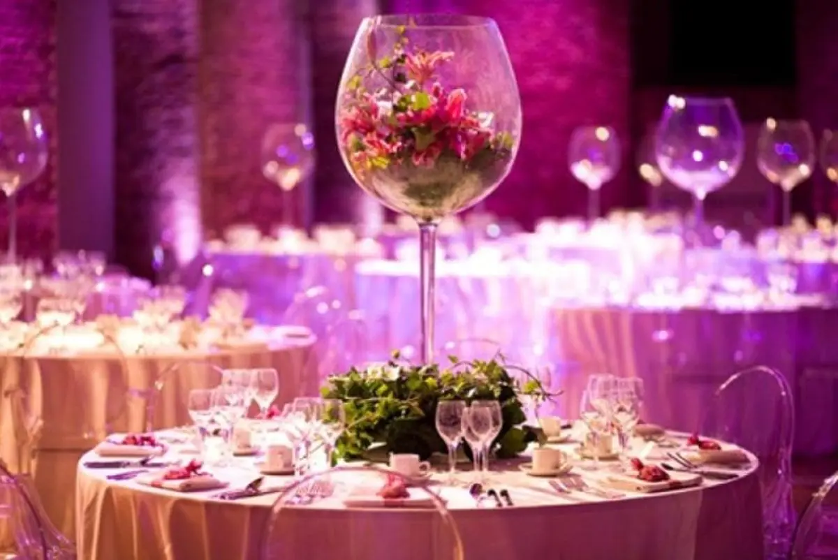 یک شب تالار برای عروسی چند؟