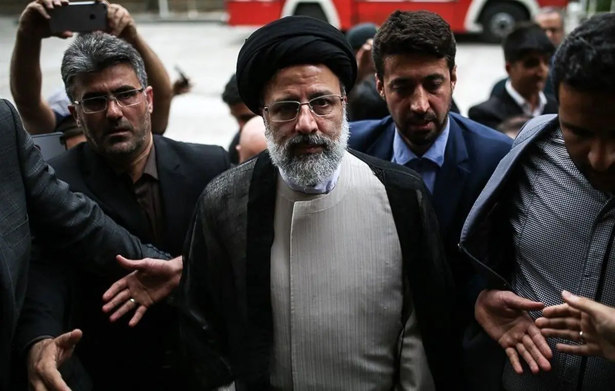 پاسخ ستاد انتخاباتی رئیسی به دو مسئله؛ آیا او مانعی برای خروج از کشور دارد؟