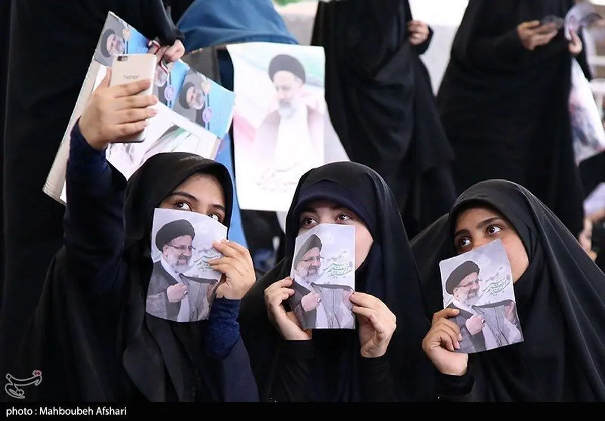 رئیسی: حجاب، فقط چادر نیست
