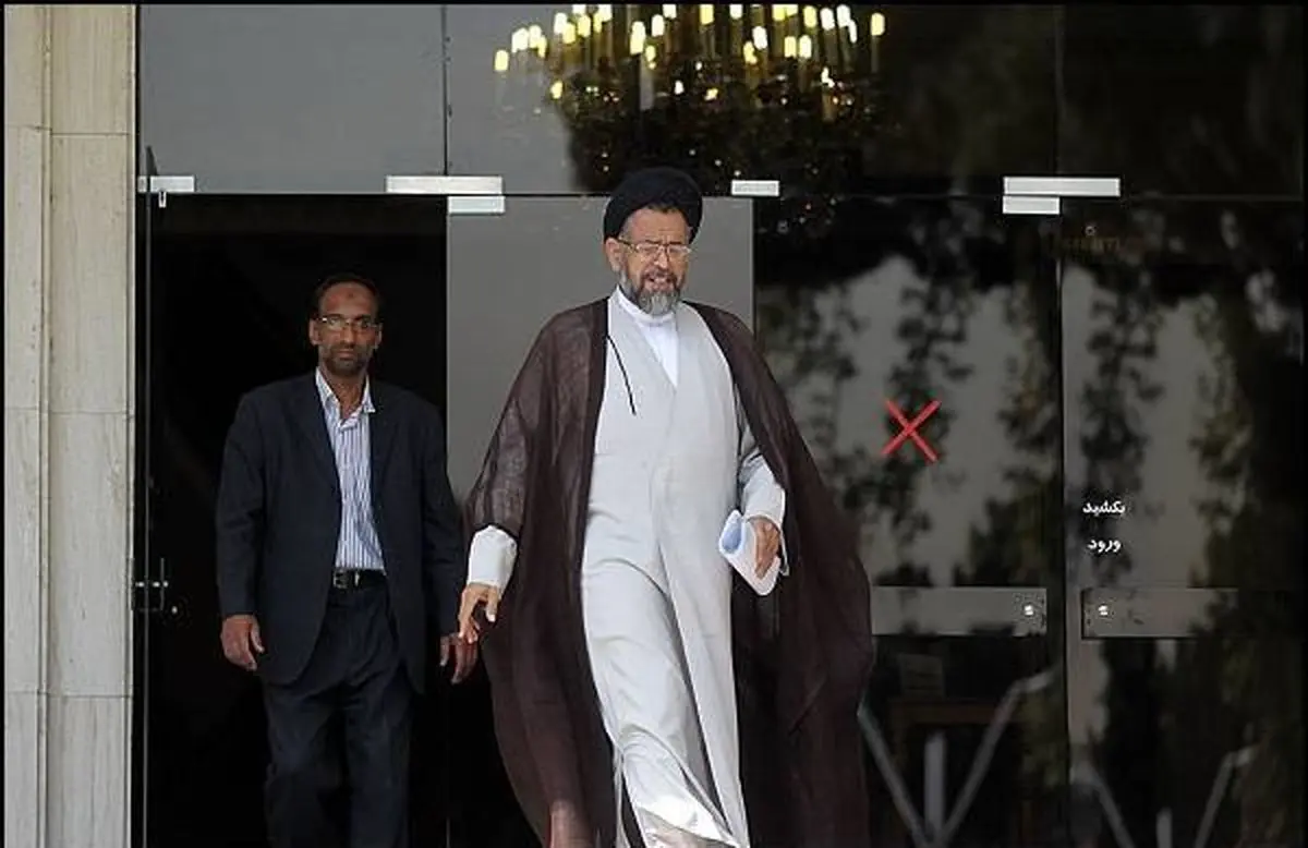 وزیر اطلاعات خبر داد؛ کشف هزار تی‌شرت تبلیغاتی و تکذیب بازداشت معدنکاران
