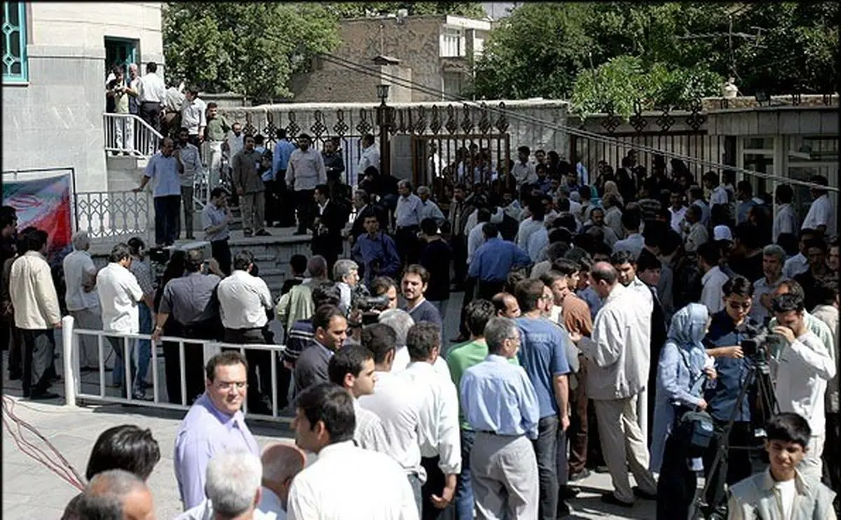 چرا تهرانی‌ها برای رای دادن در صف ماندند؟