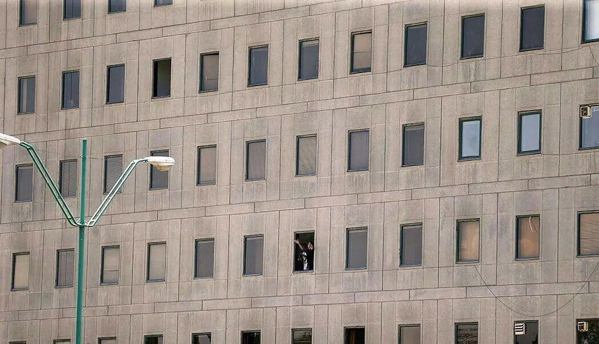 احتمال گروگان گرفته شدن بعضی کارکنان در مجلس