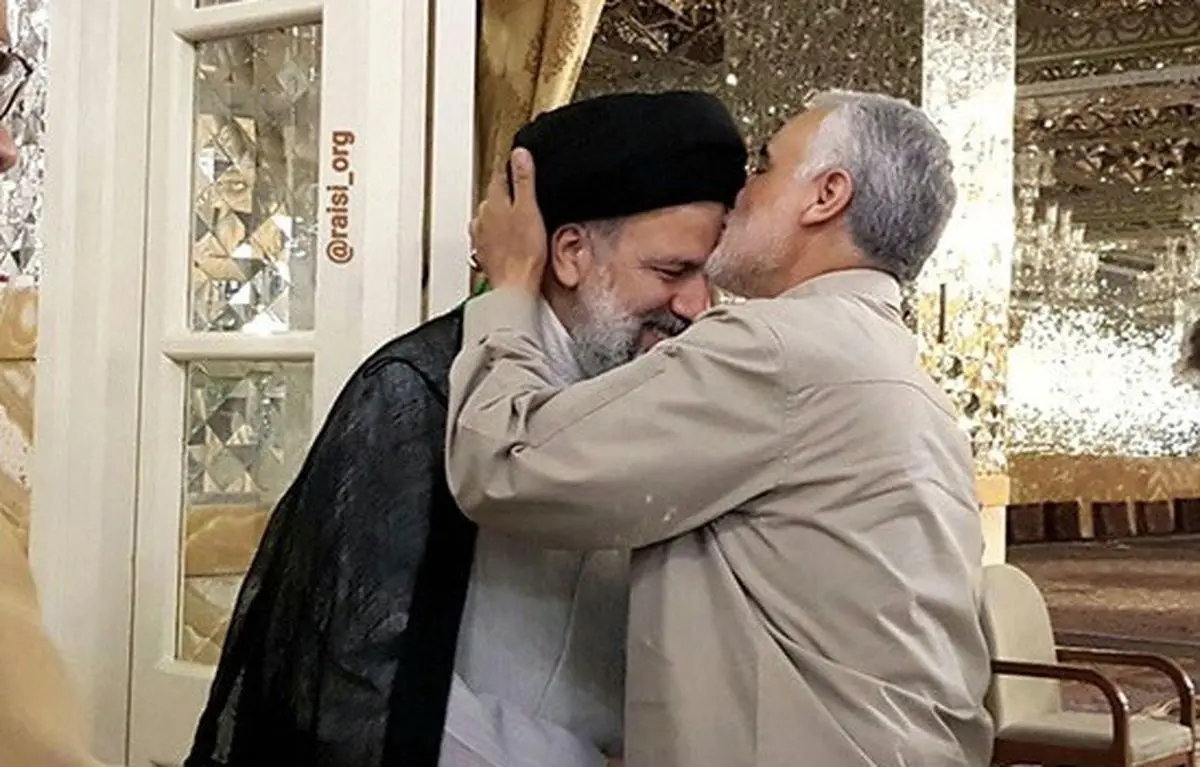 دیدار حاج قاسم با رئیسی در حرم مطهر رضوی