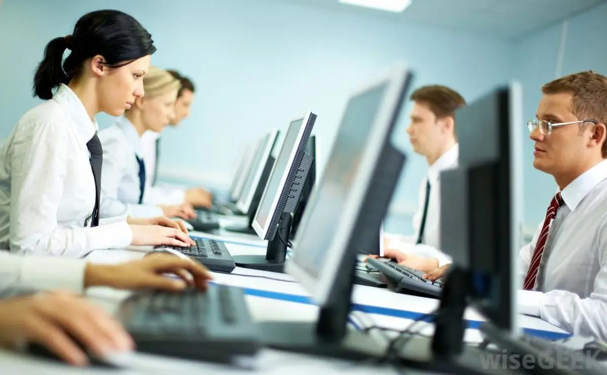 موقع کار با کامپیوتر و موبایل هم باید ضدآفتاب بزنید