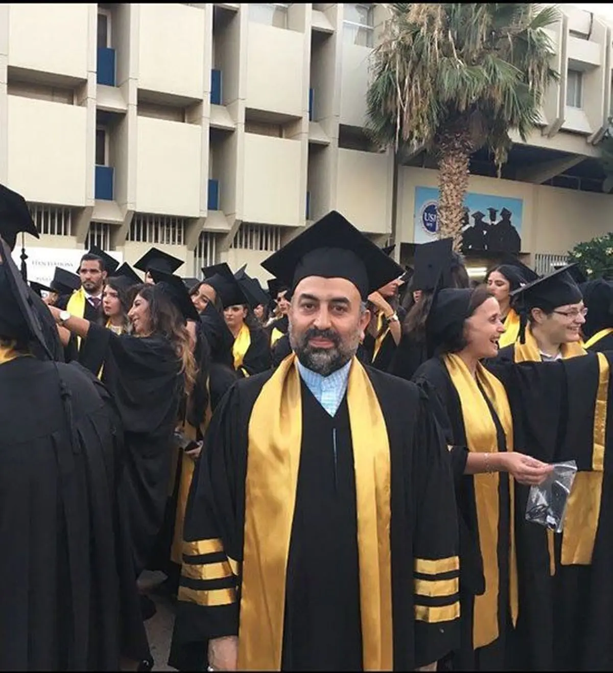 عکس متفاوت از روحانی ایرانی