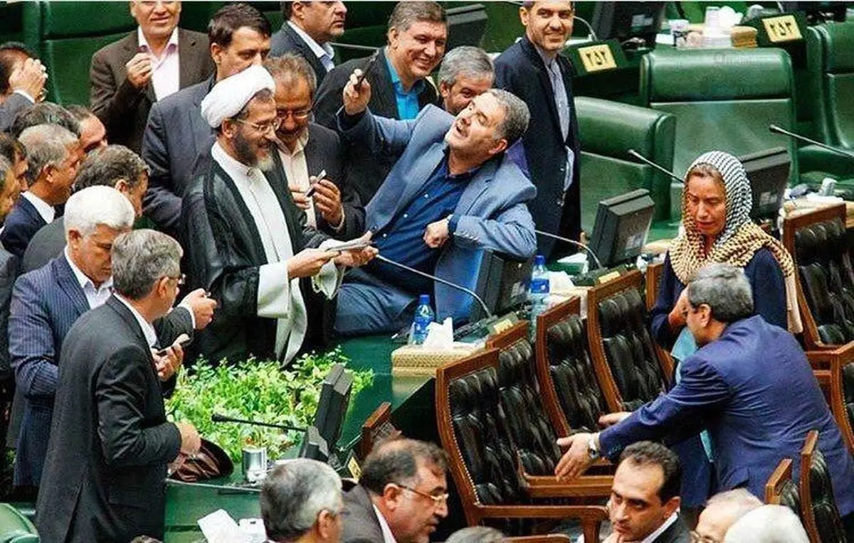 ریشه‌های اجتماعی سلفی در پارلمان؛ رفتار نمایندگان با خانم موگرینی از کجا آب می‌خورد؟
