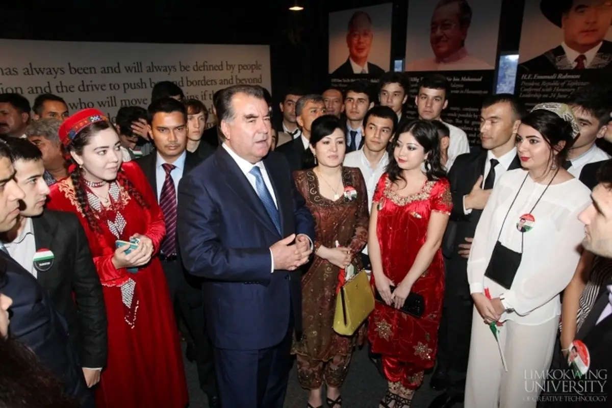 دلیل عجیب اخراج از مقاطع تحصیلی در تاجیکستان