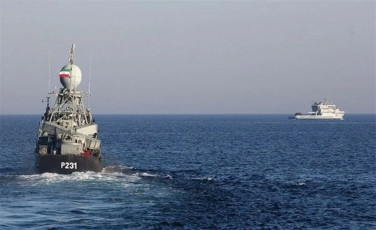 هشدار ناو موشک‌انداز ارتش به یک فروند ناو آمریکایی